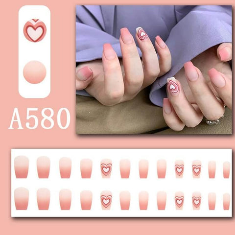 Luxe Fake Nails - Elegance with Chic Patterns Soloist