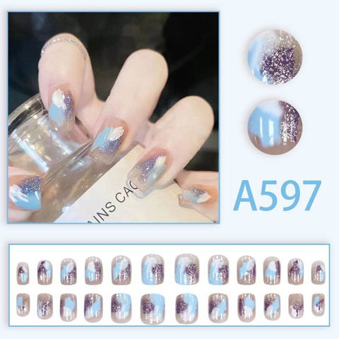 Luxe Fake Nails - Elegance with Chic Patterns Soloist