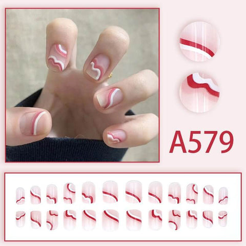 Luxe Fake Nails - Elegance with Chic Patterns Soloist