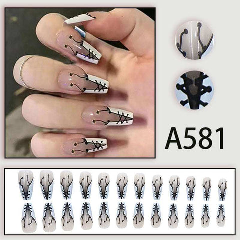 Luxe Fake Nails - Elegance with Chic Patterns Soloist