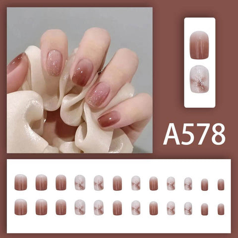 Luxe Fake Nails - Elegance with Chic Patterns Soloist