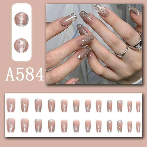 Luxe Fake Nails - Elegance with Chic Patterns Soloist